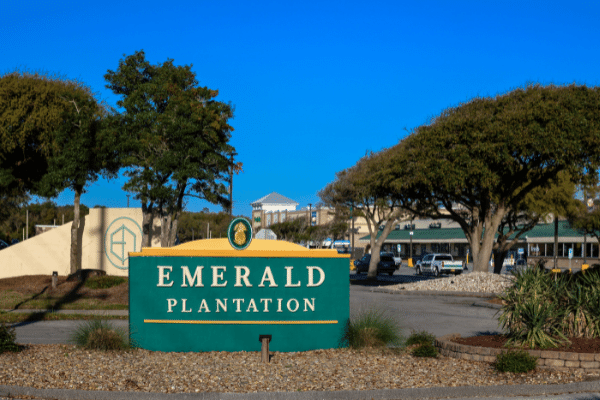entrance t the Emerald Isle Emerald Plantation