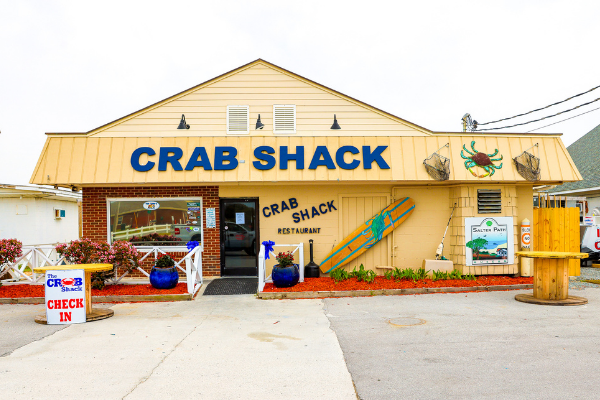 Exterior photo of the yellow Crab Shack restaurant